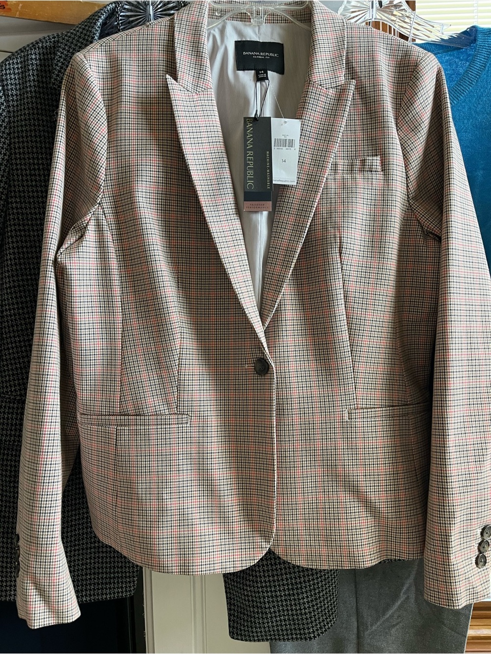 Banana Republic Earth Tone Glen Plaid Single-Button Blazer with Navy Coral & Tan
